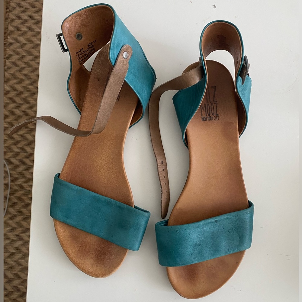 Mix Mooz Alanis Teal and Tan Leather Sandals - 9.5